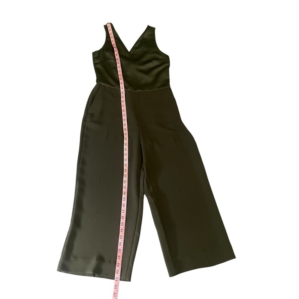 Banana Republic Twist-Back Cropped, Olive Green Jumpsuit Size 2 - Picture 6 of 8